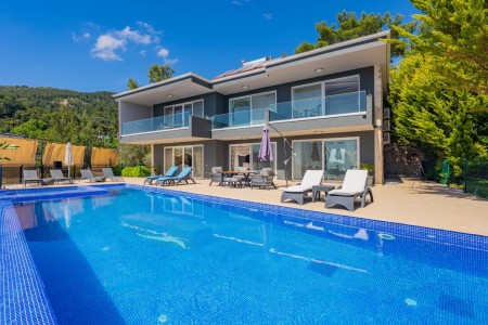 Villa Velaris